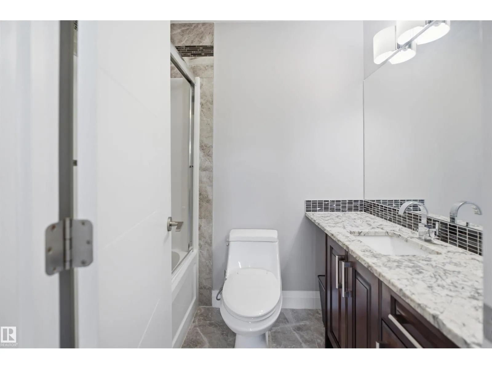 427 Windermere RD NW