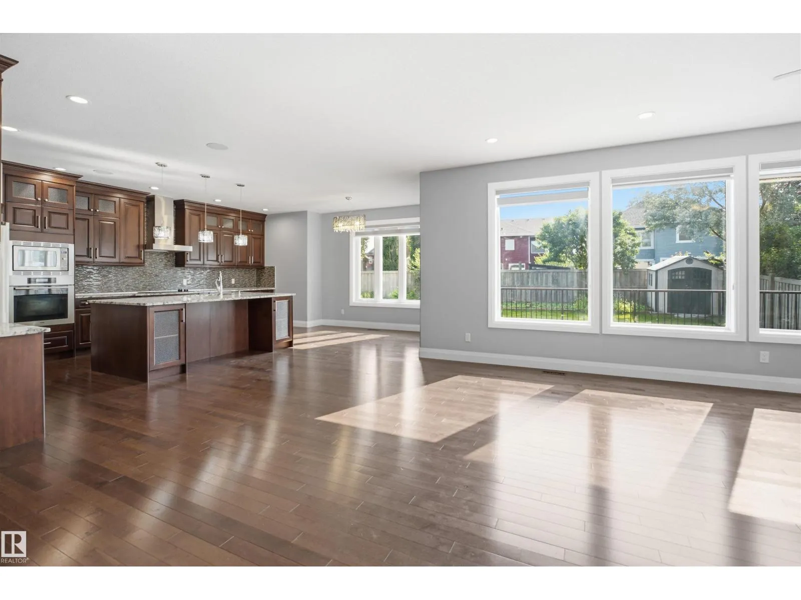 427 Windermere RD NW