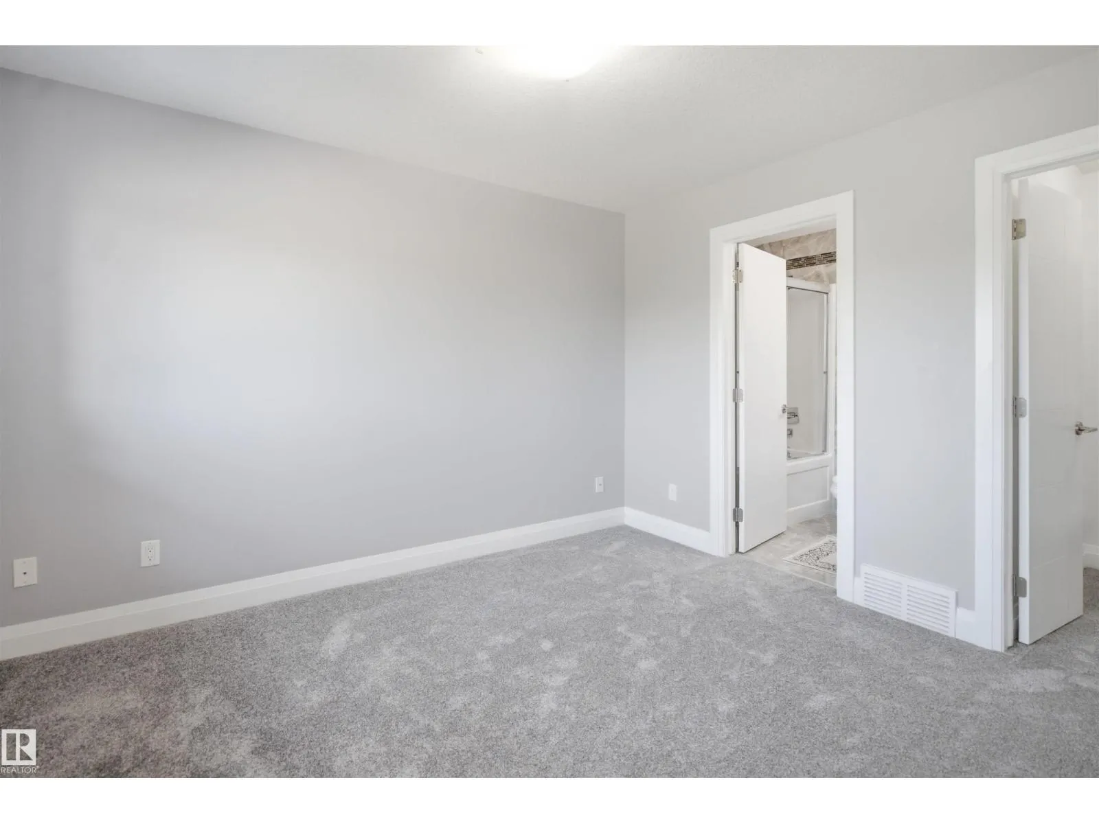 427 Windermere RD NW