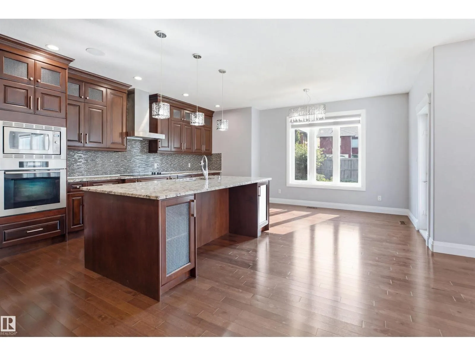 427 Windermere RD NW