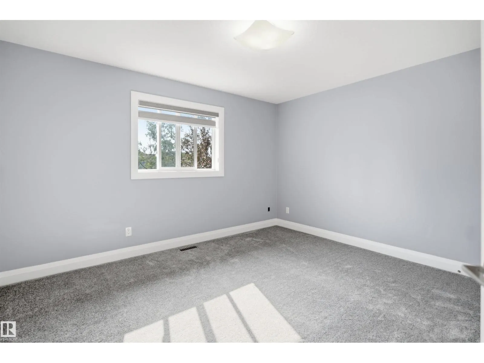 427 Windermere RD NW