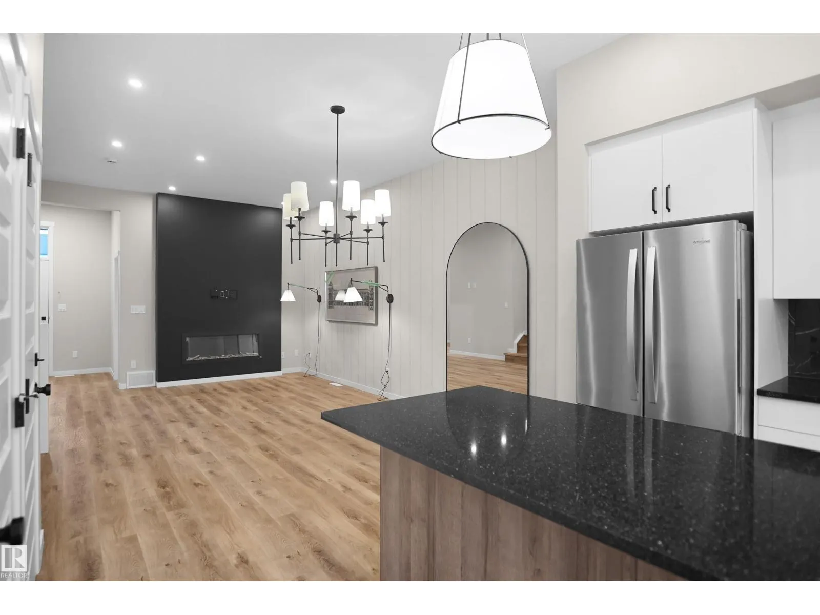7100 51 AV