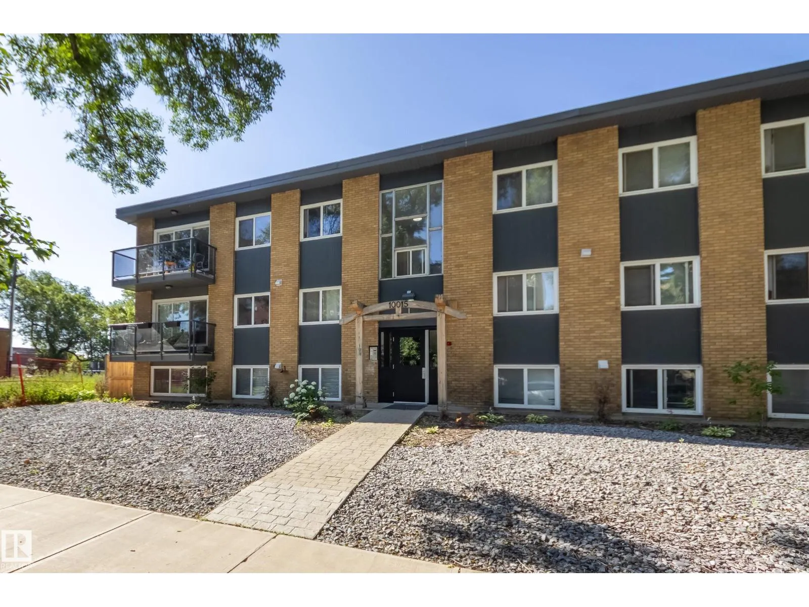 #5 10015 83 AV NW