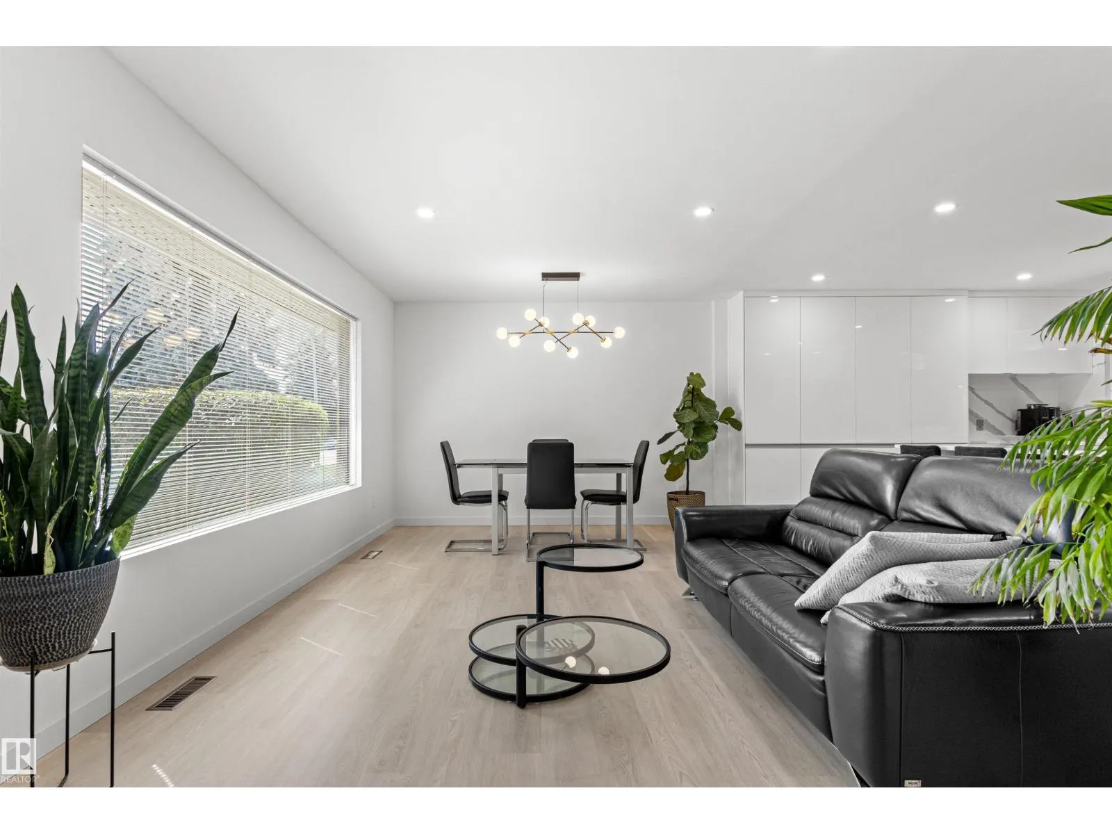 4704 106A AV NW