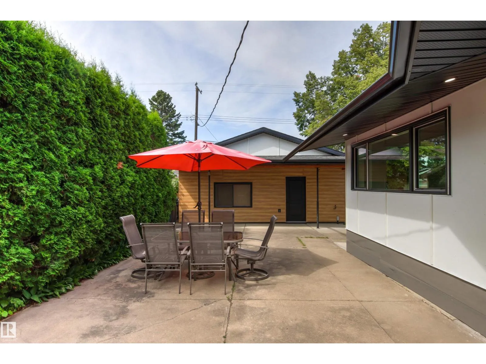 4704 106A AV NW