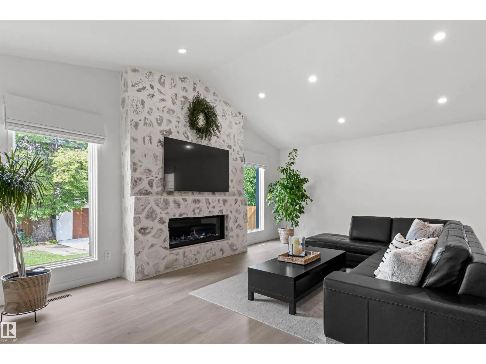 4704 106A AV NW