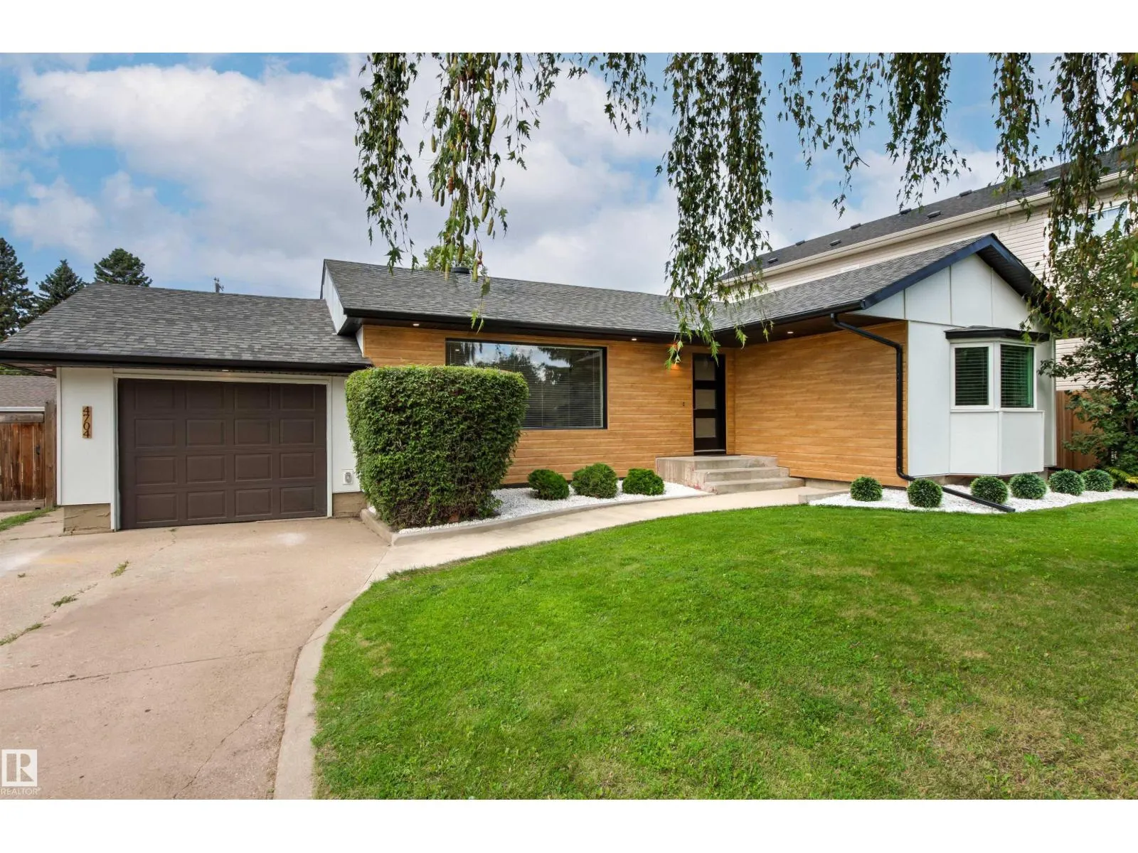 4704 106A AV NW