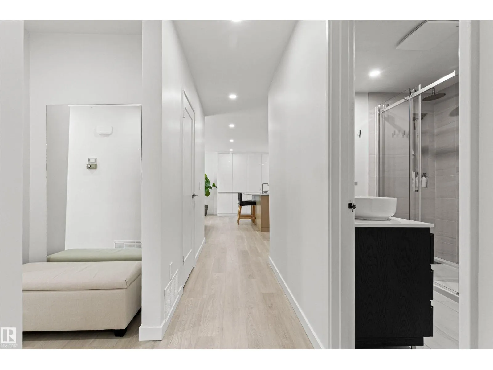 4704 106A AV NW