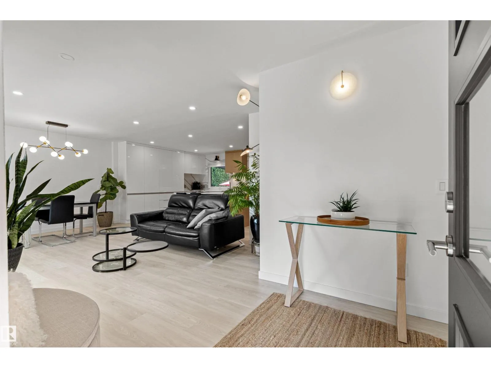 4704 106A AV NW