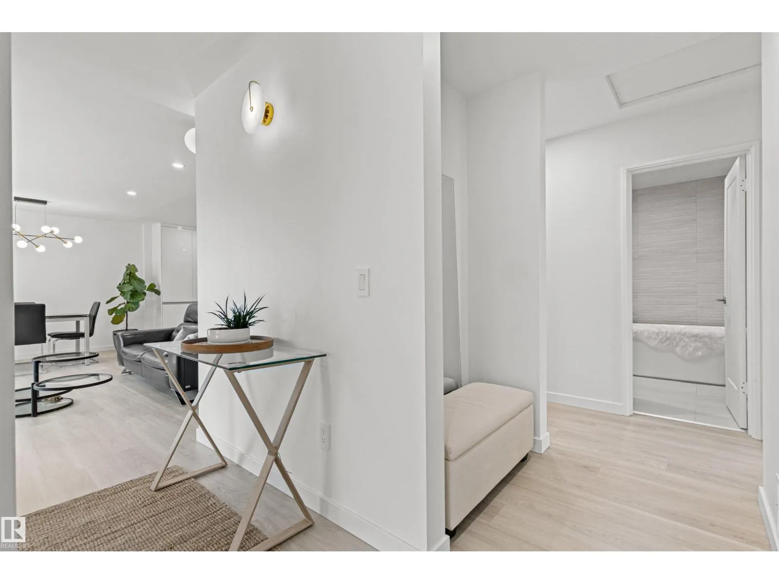4704 106A AV NW