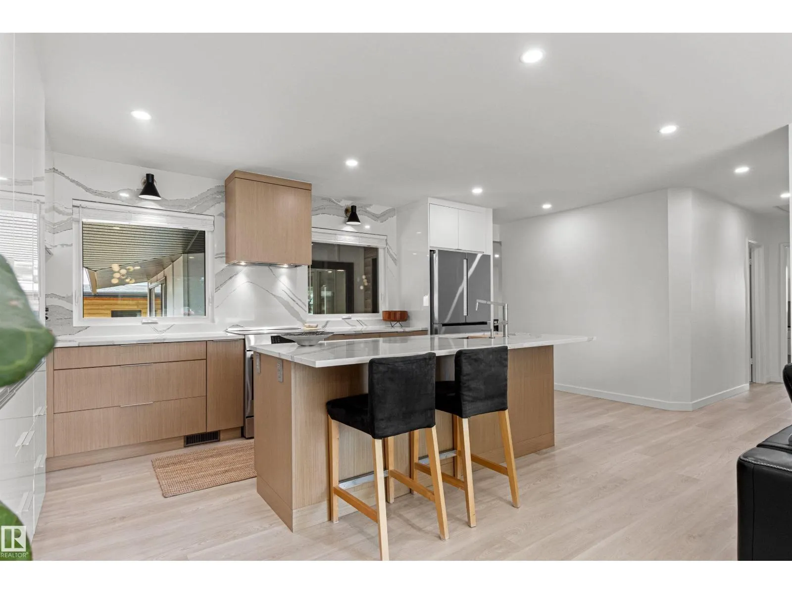 4704 106A AV NW