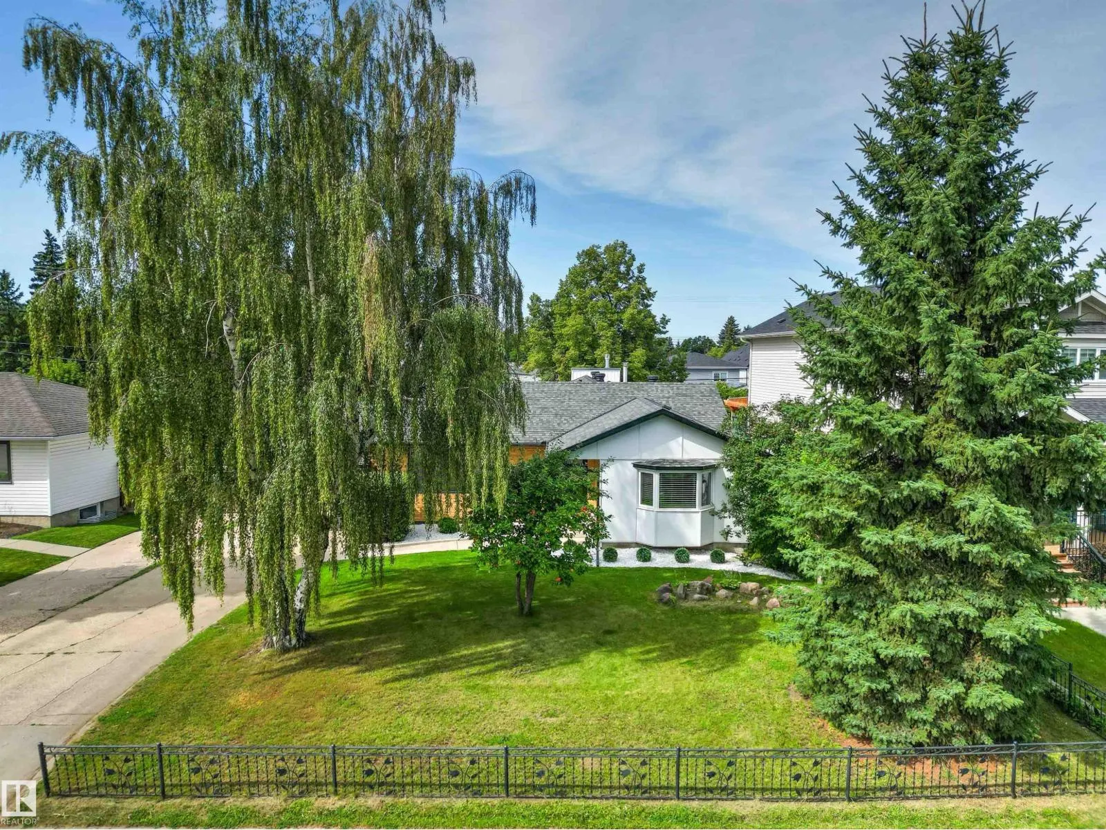 4704 106A AV NW