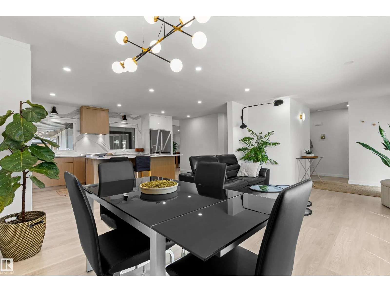 4704 106A AV NW