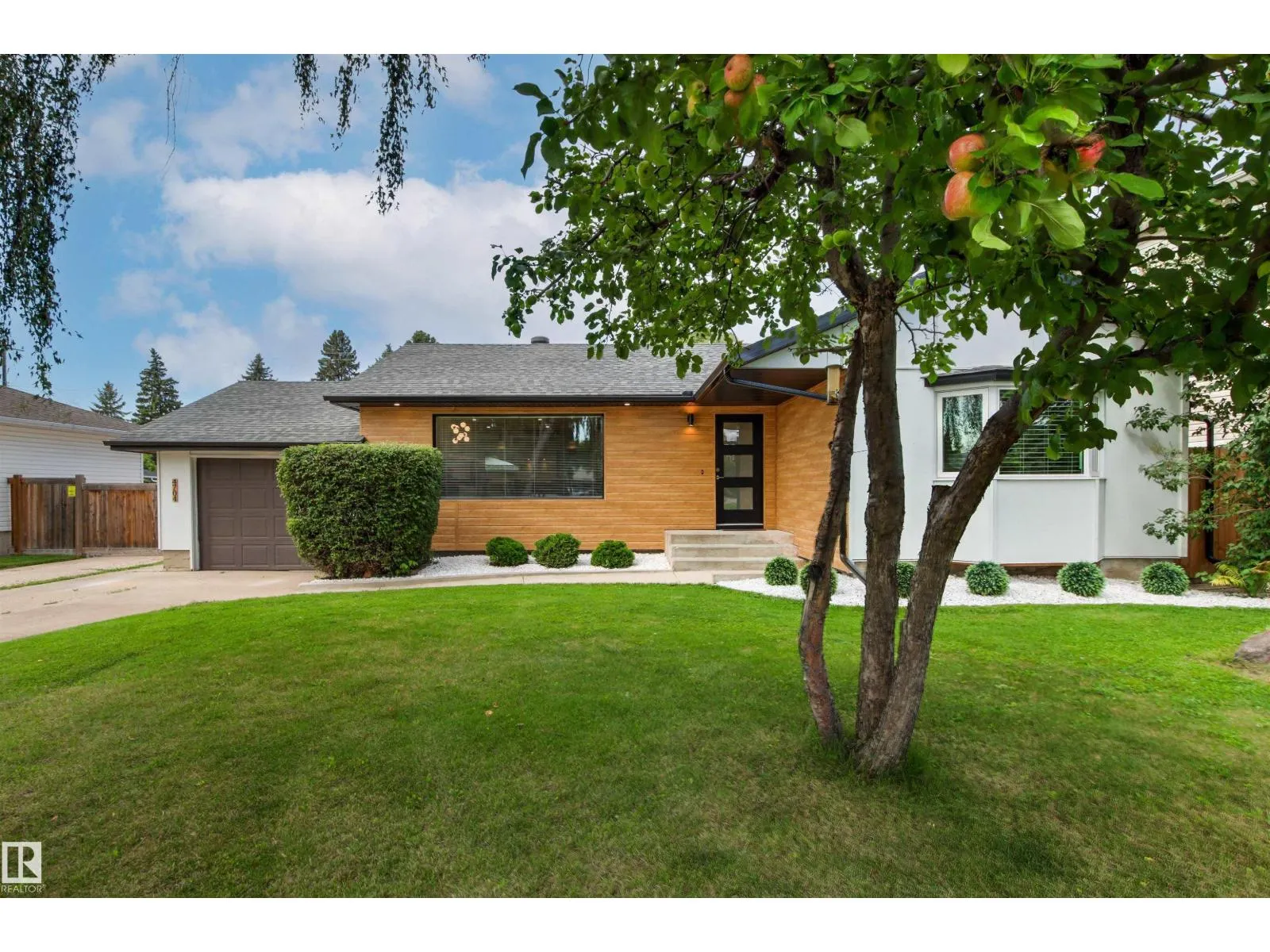 4704 106A AV NW