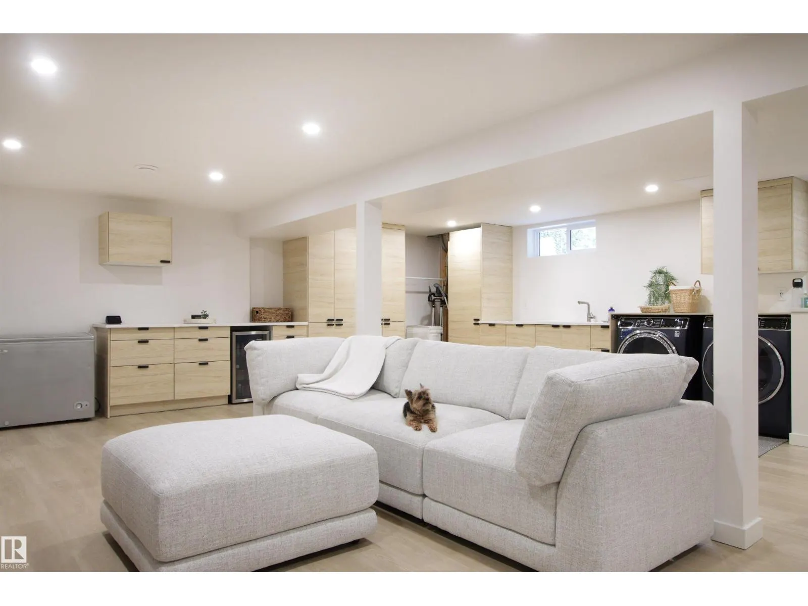 4704 106A AV NW