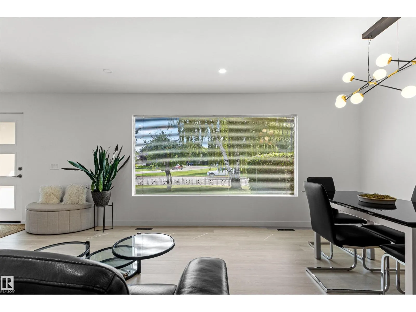 4704 106A AV NW