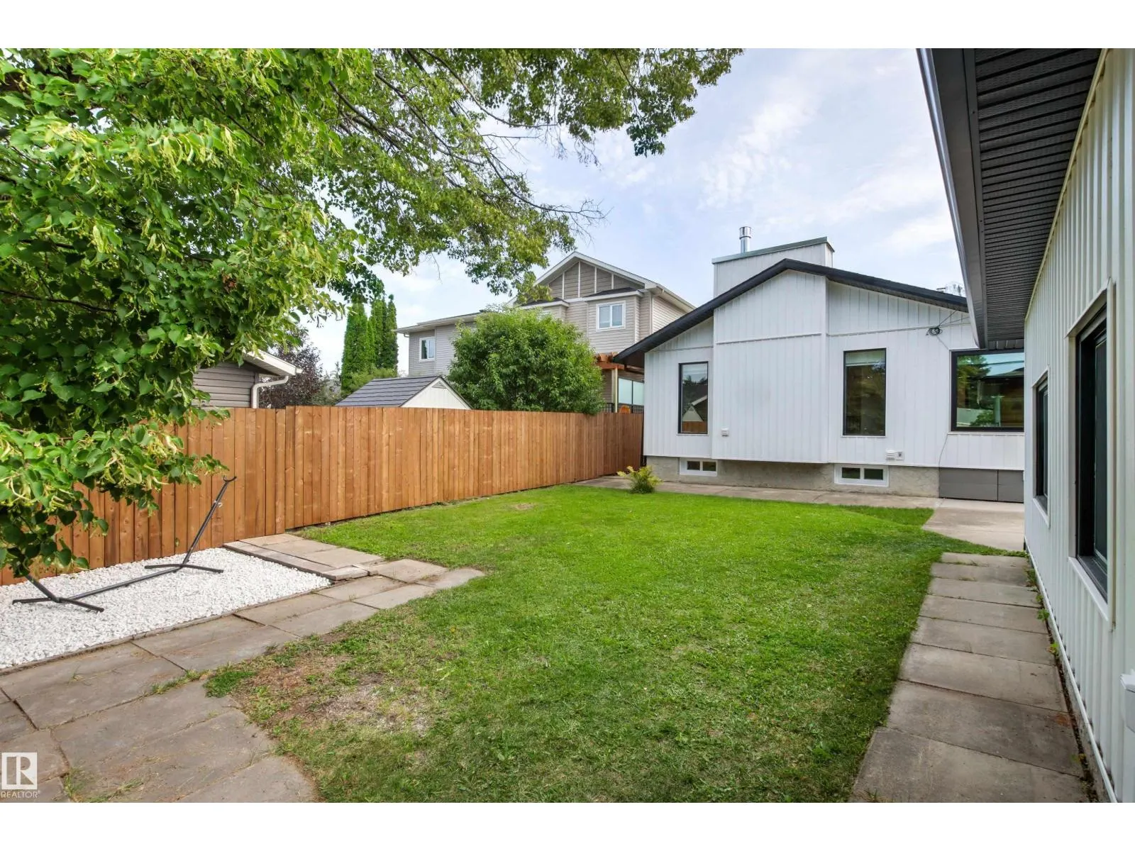 4704 106A AV NW