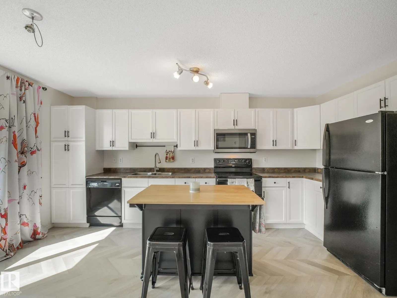 26 ALLARD WY