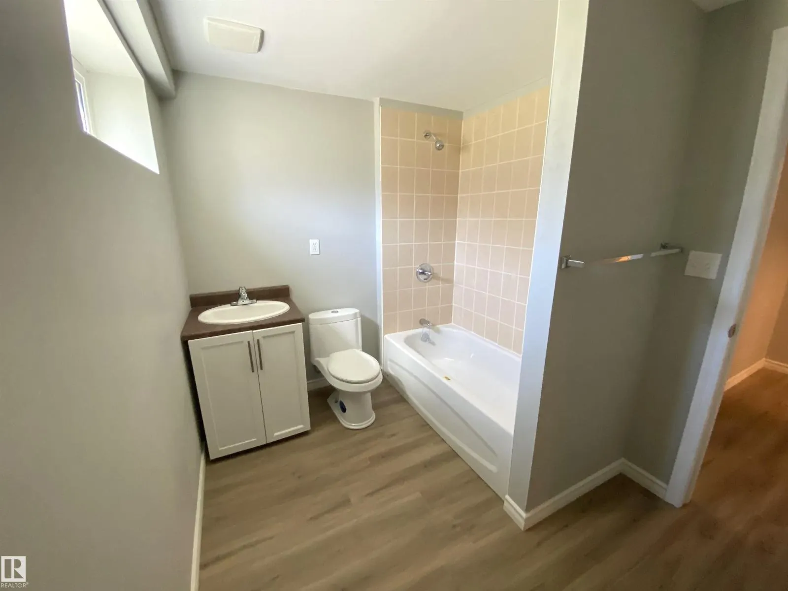 12010 66 ST NW
