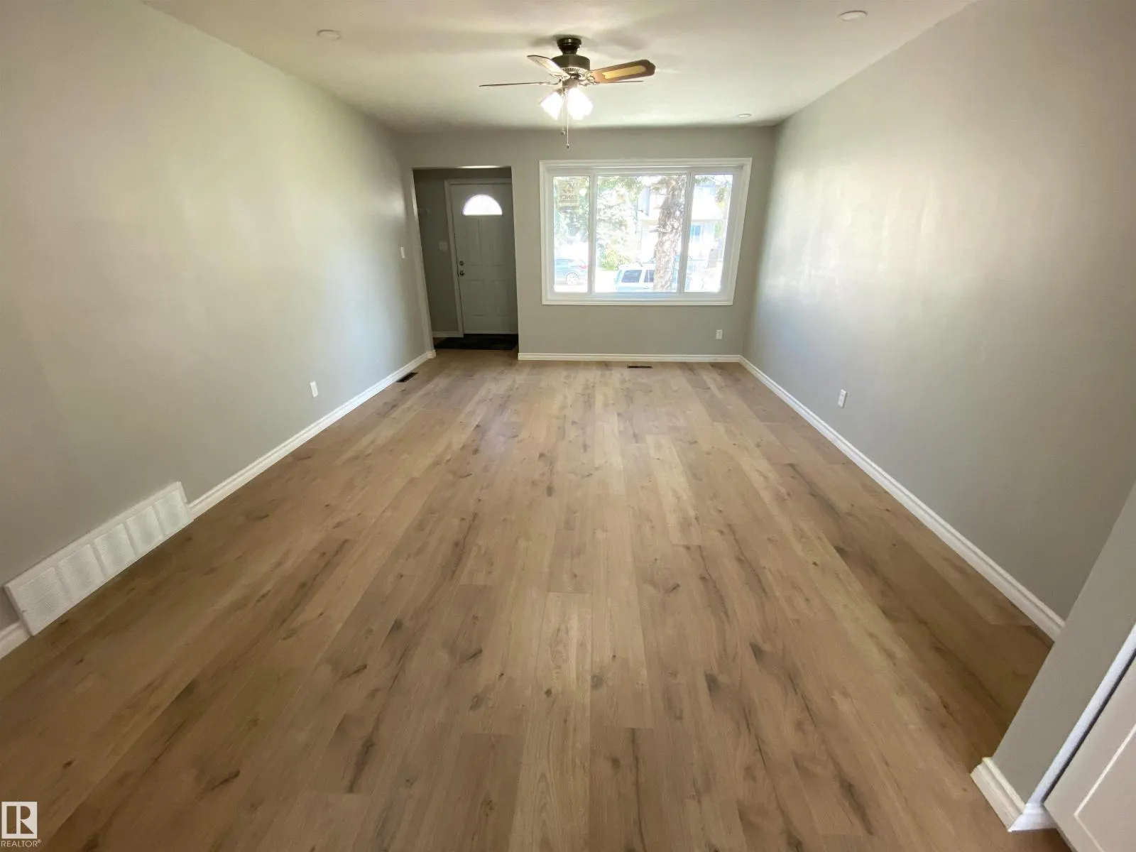 12010 66 ST NW