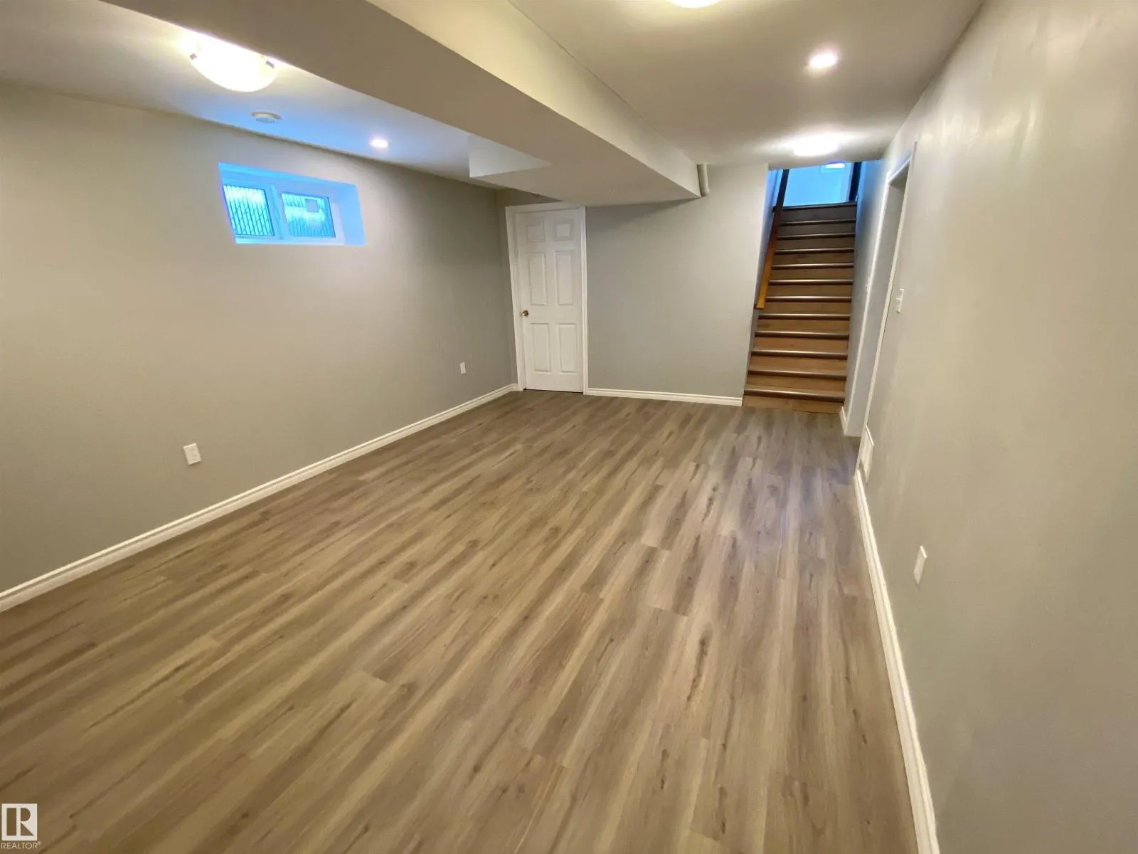 12010 66 ST NW