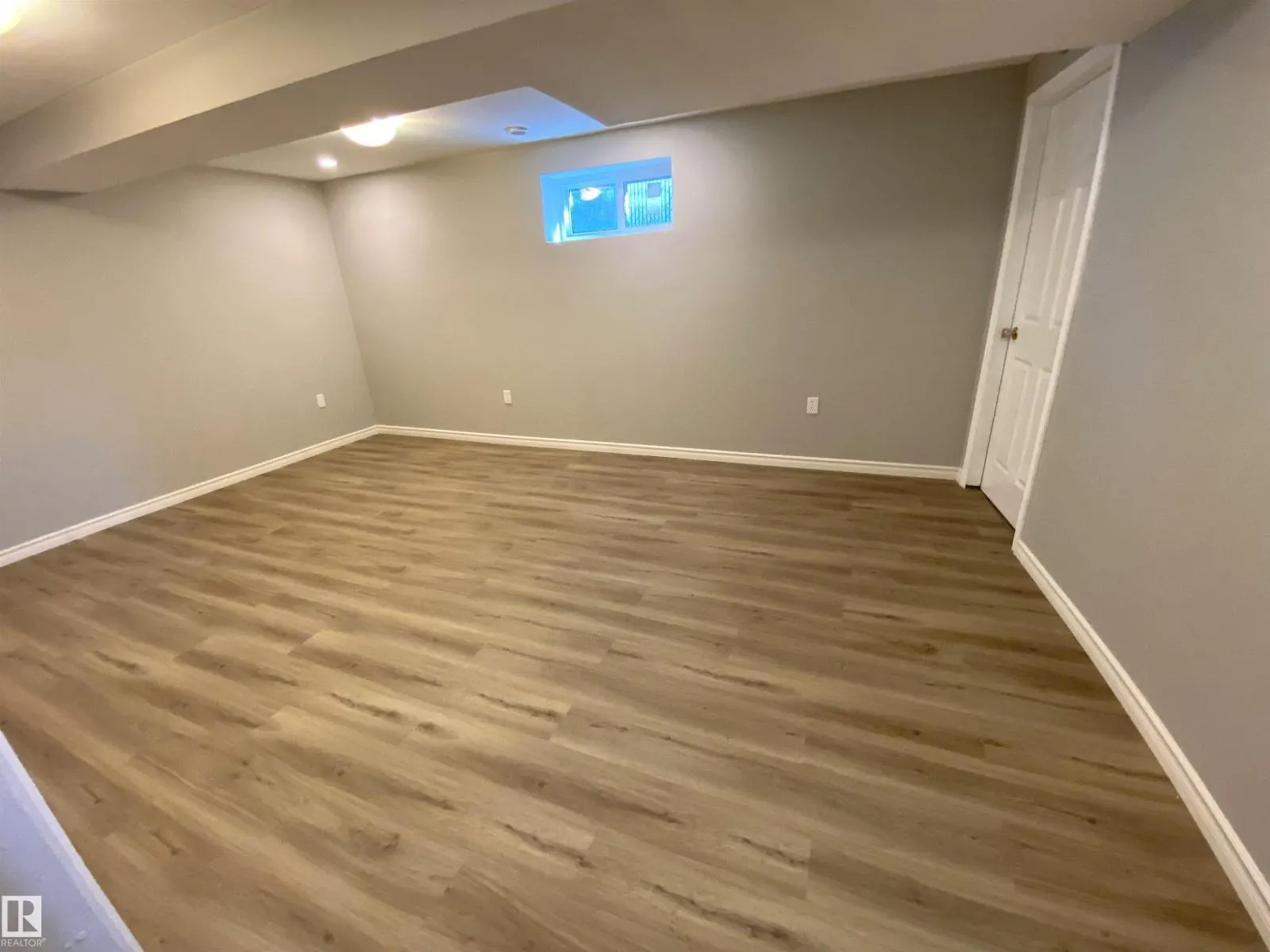 12010 66 ST NW