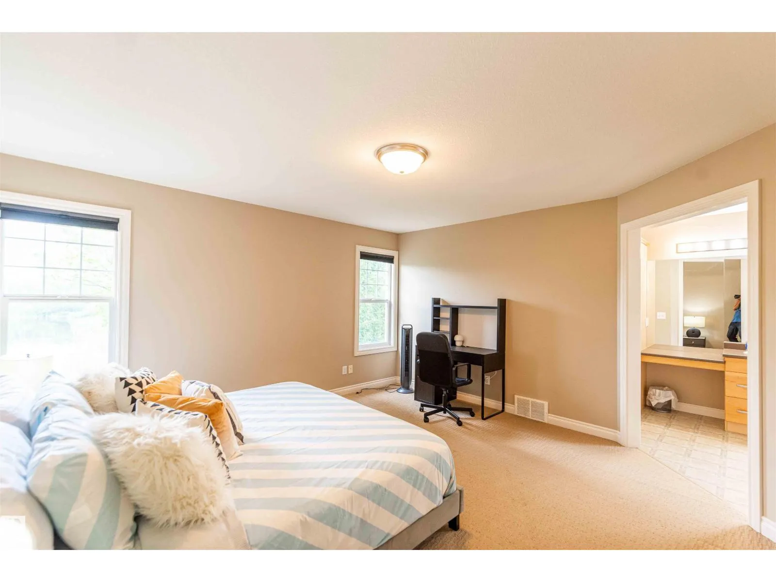 5092 THIBAULT WY NW