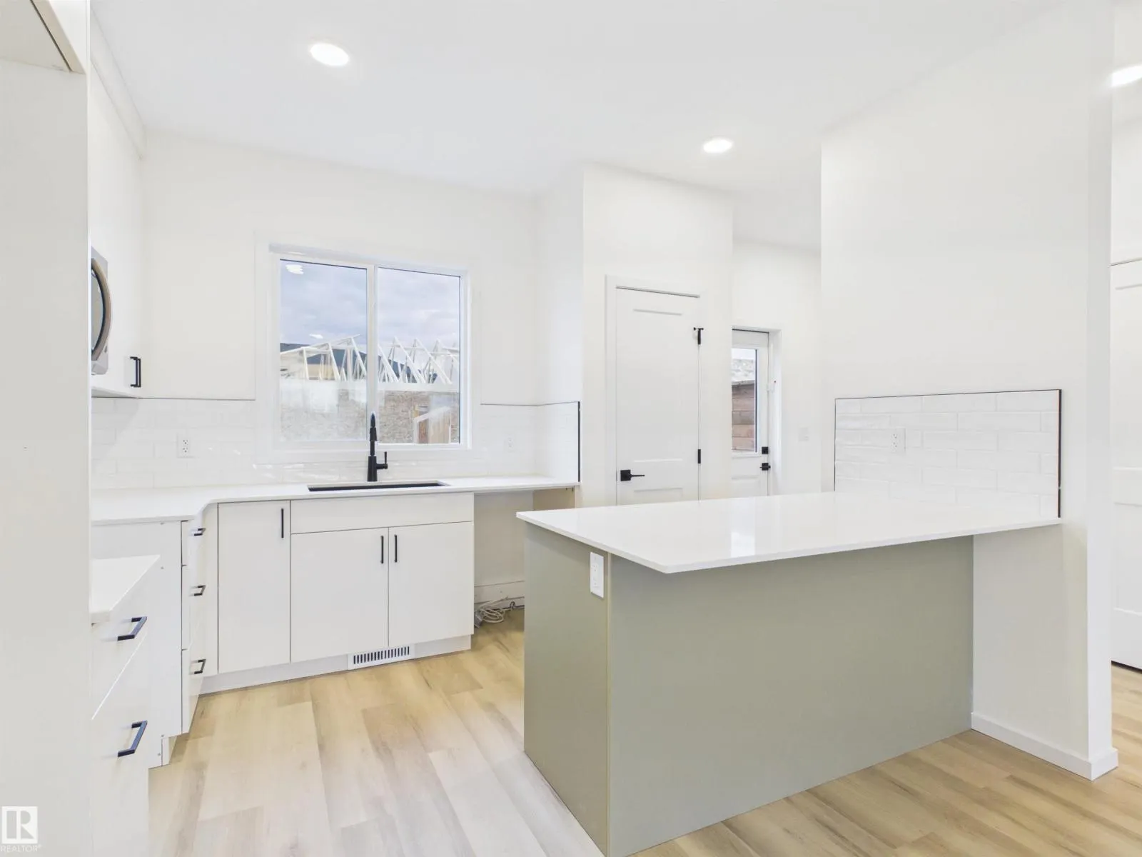 21 BRICKYARD LI