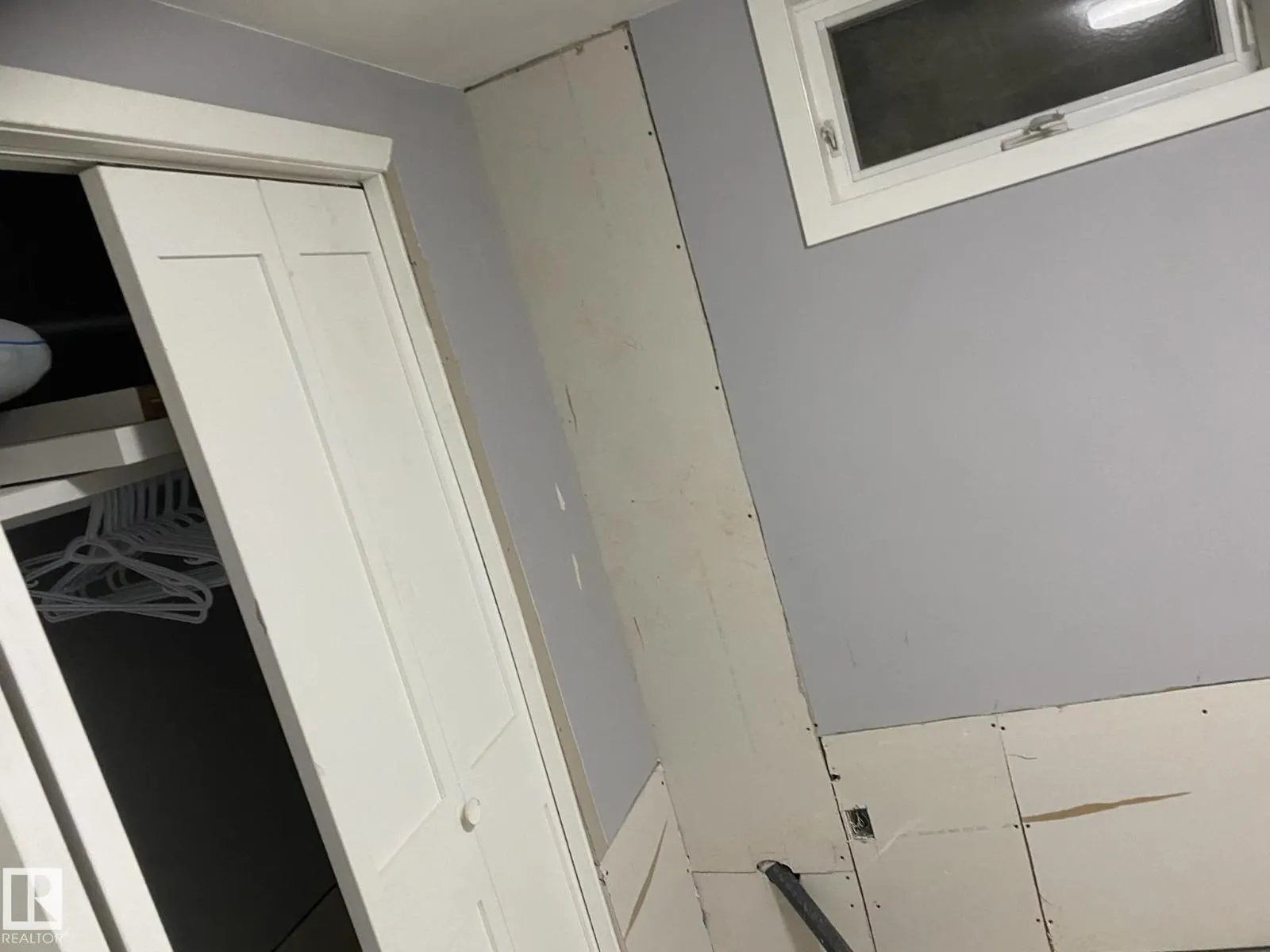 12106 77 ST NW