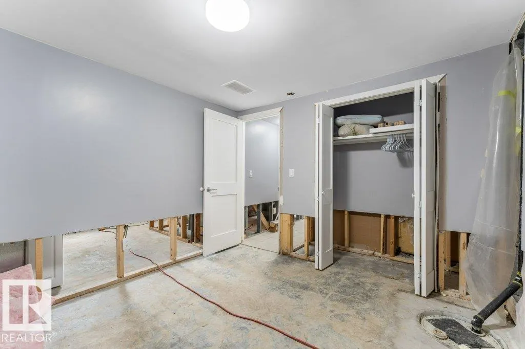 12106 77 ST NW
