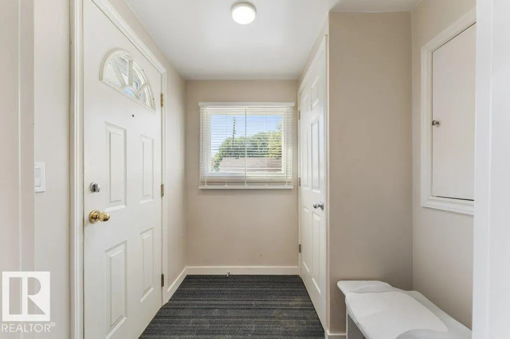 12106 77 ST NW