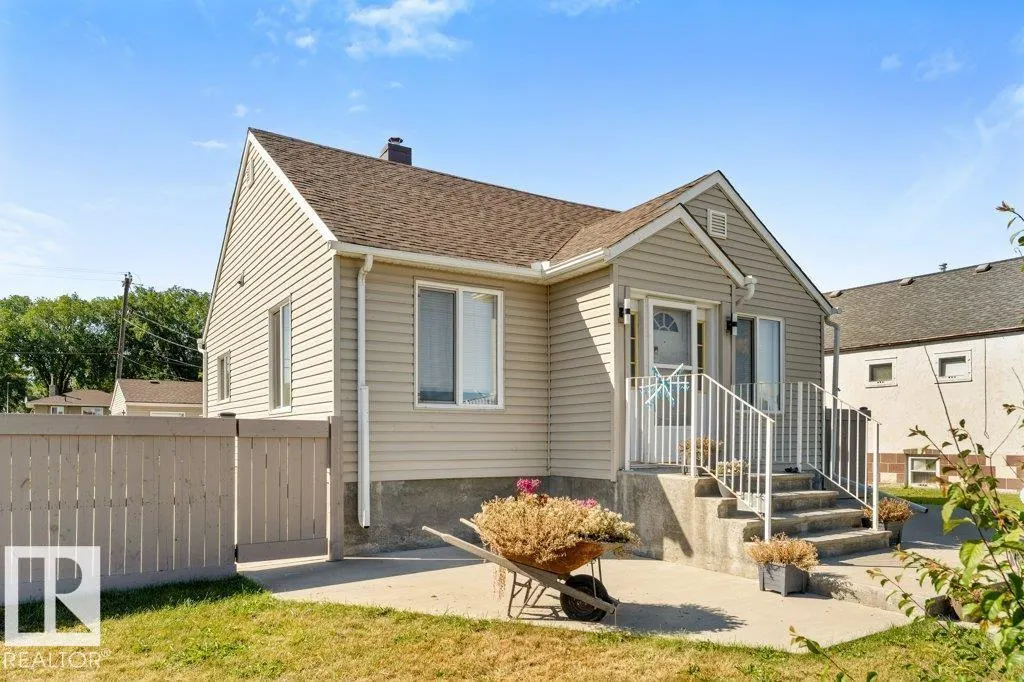 12106 77 ST NW