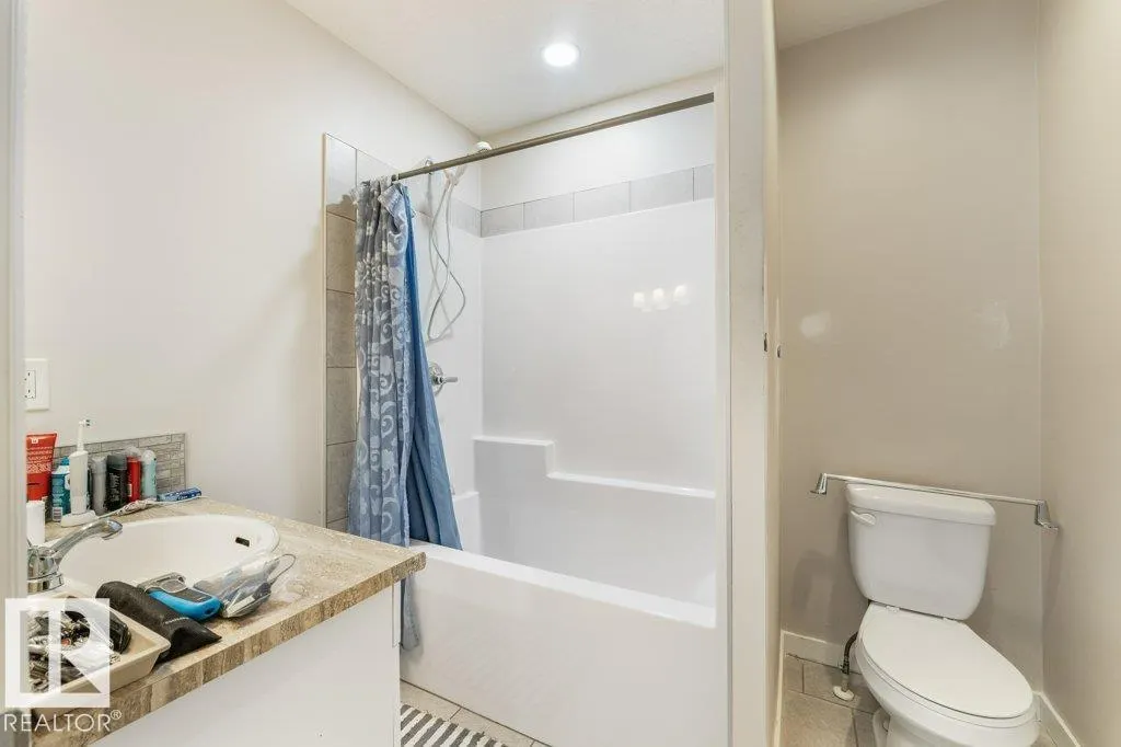 12106 77 ST NW