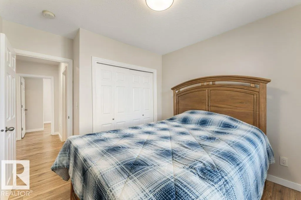 12106 77 ST NW