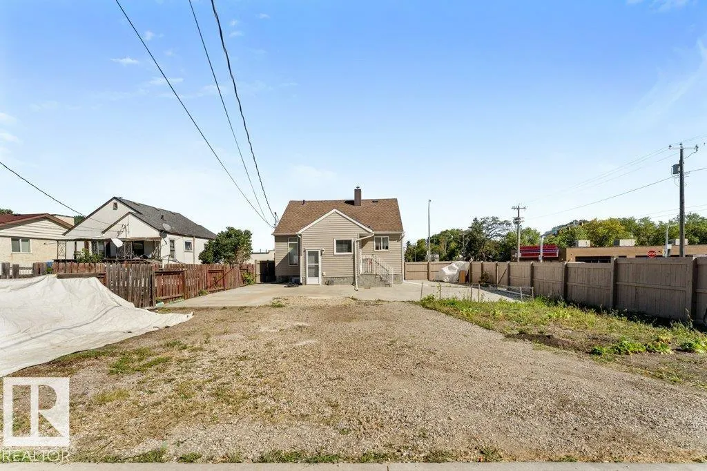 12106 77 ST NW