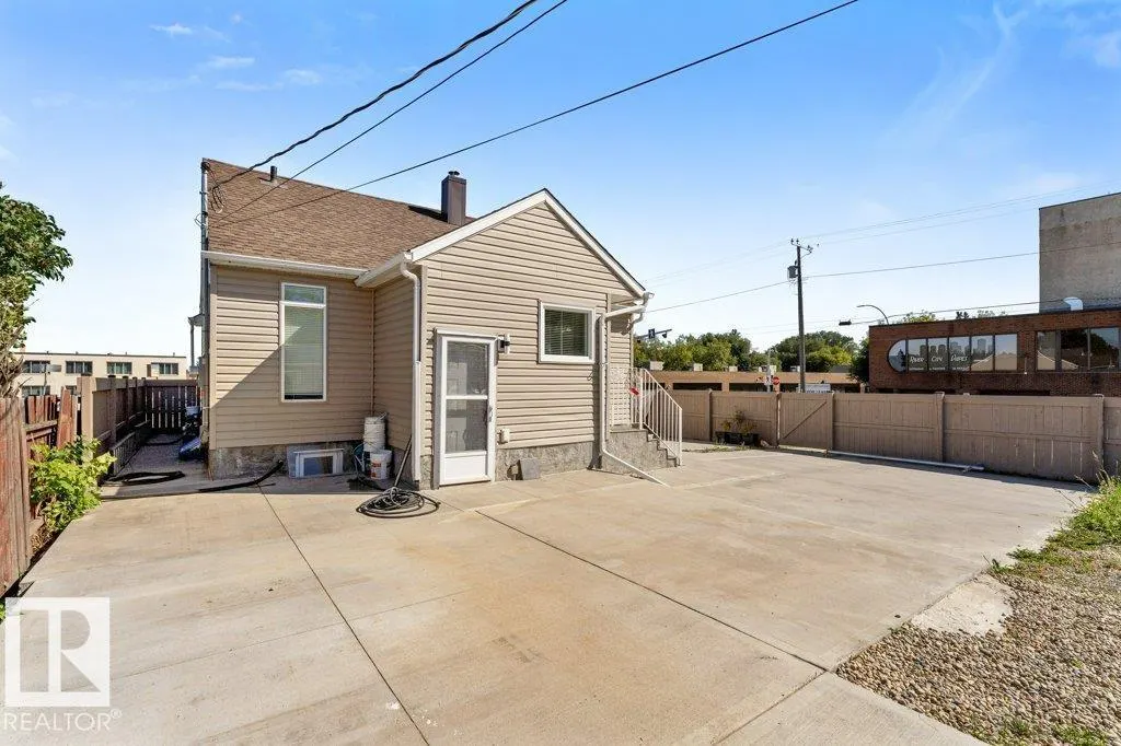 12106 77 ST NW