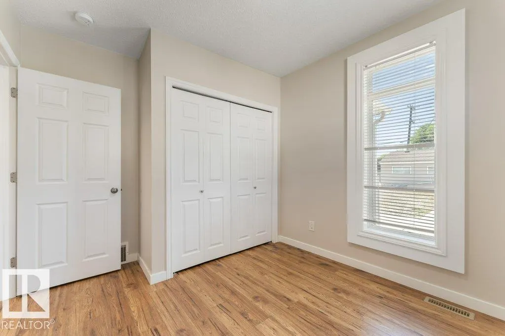 12106 77 ST NW