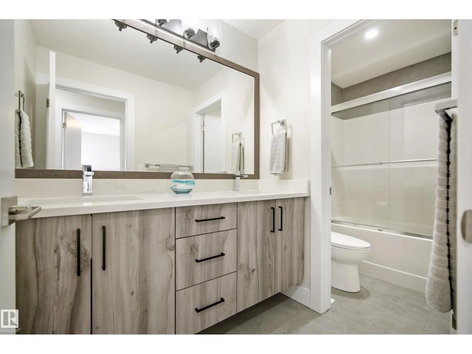 5813 PELERIN CR