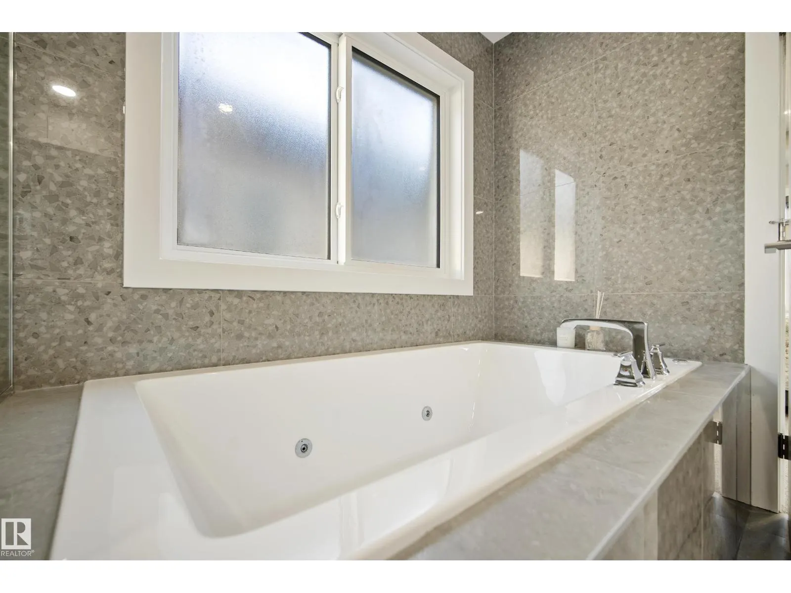 5813 PELERIN CR