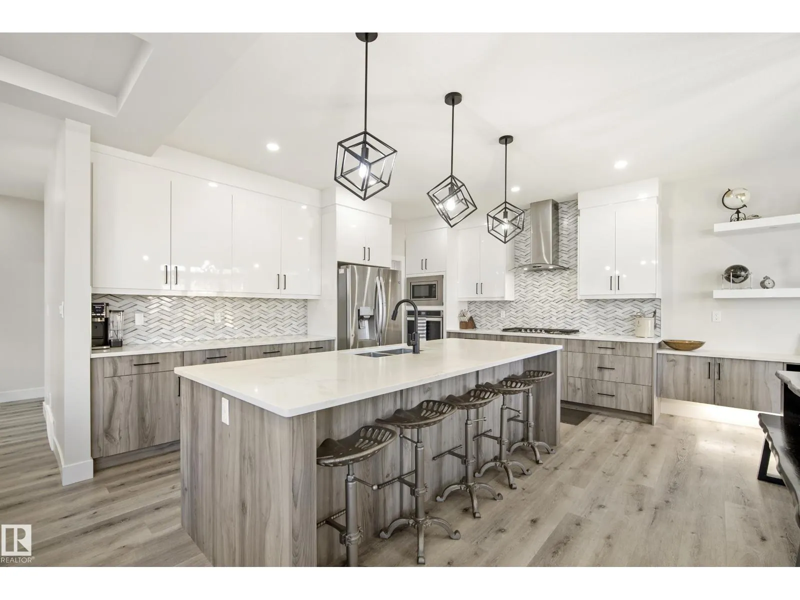 5813 PELERIN CR