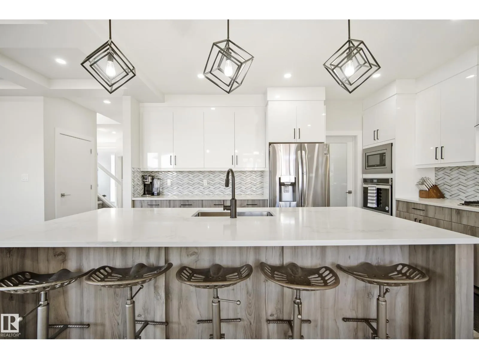 5813 PELERIN CR