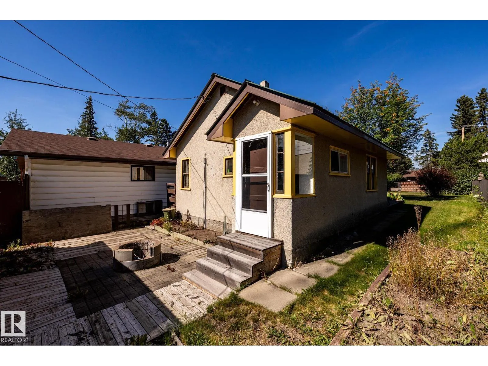 614 1 AV