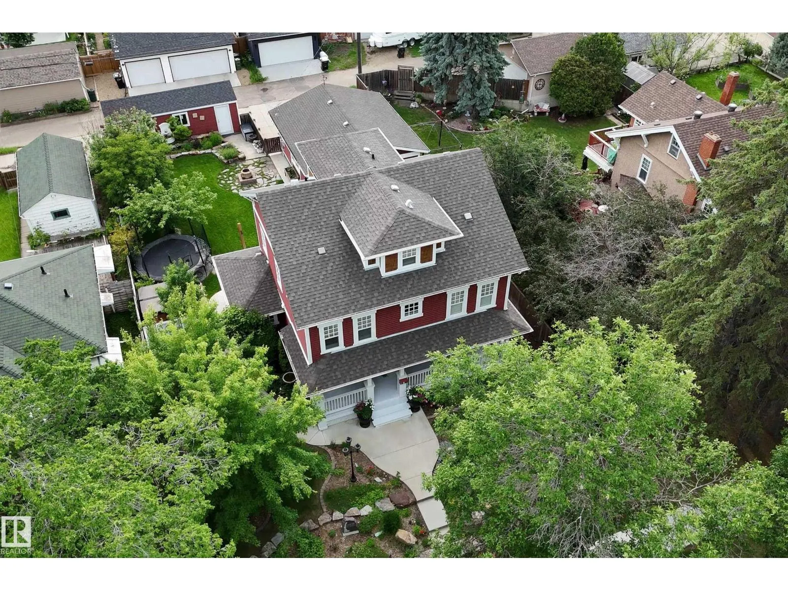 11210 60 ST NW