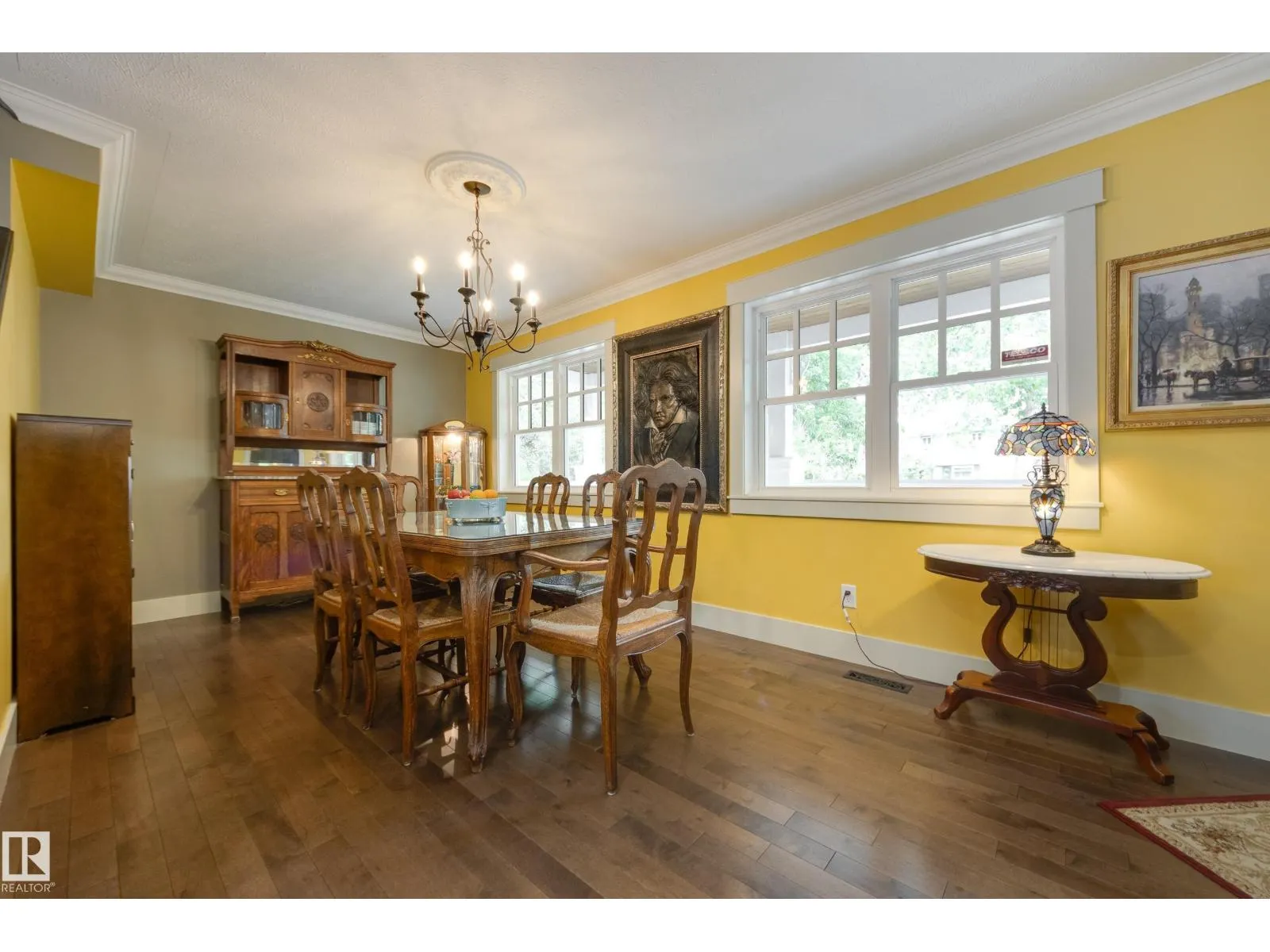 11210 60 ST NW