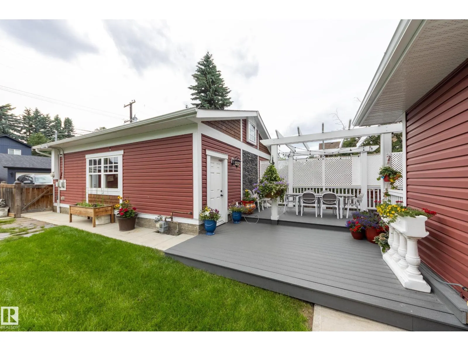 11210 60 ST NW