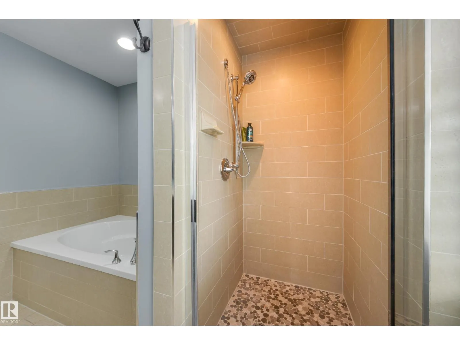 11210 60 ST NW