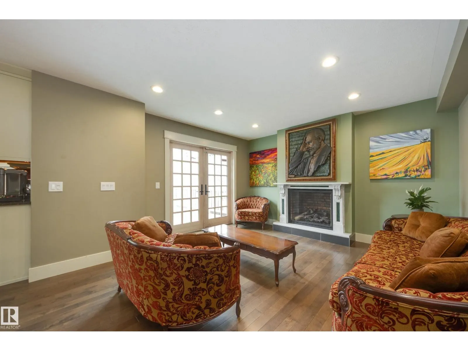 11210 60 ST NW