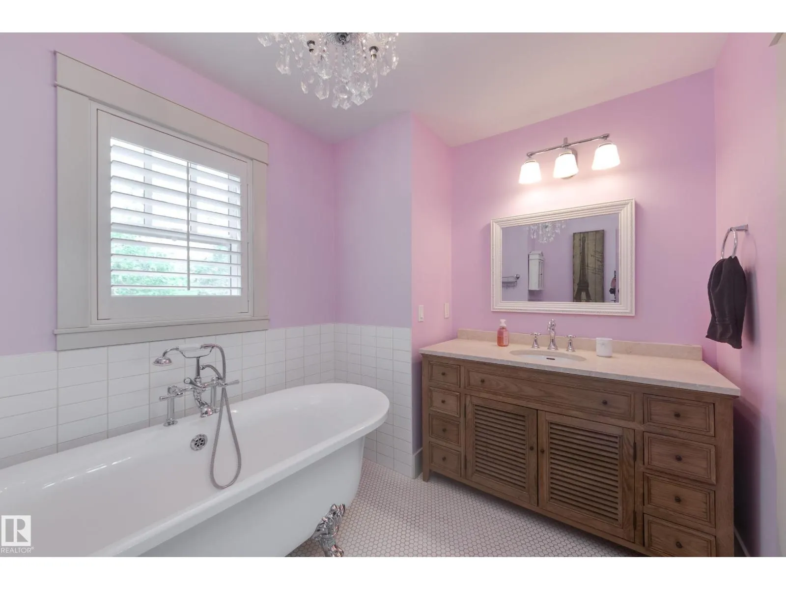 11210 60 ST NW