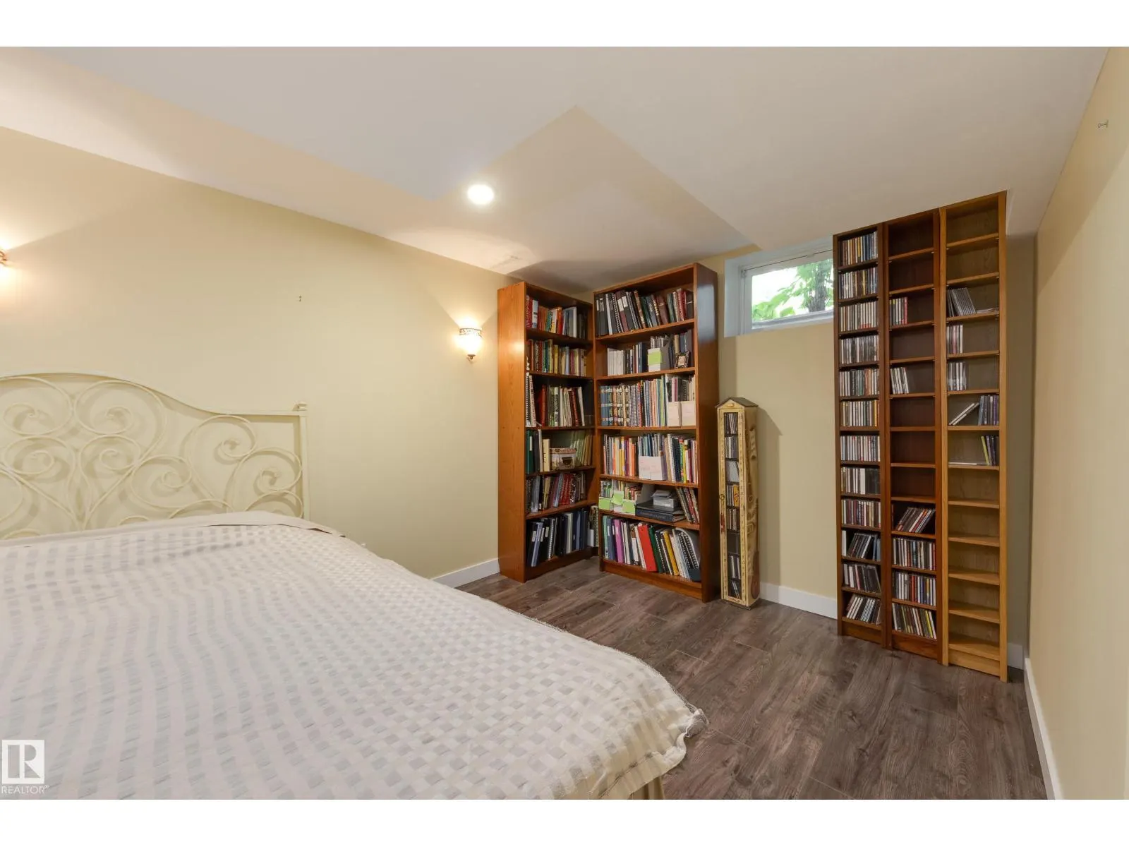 11210 60 ST NW