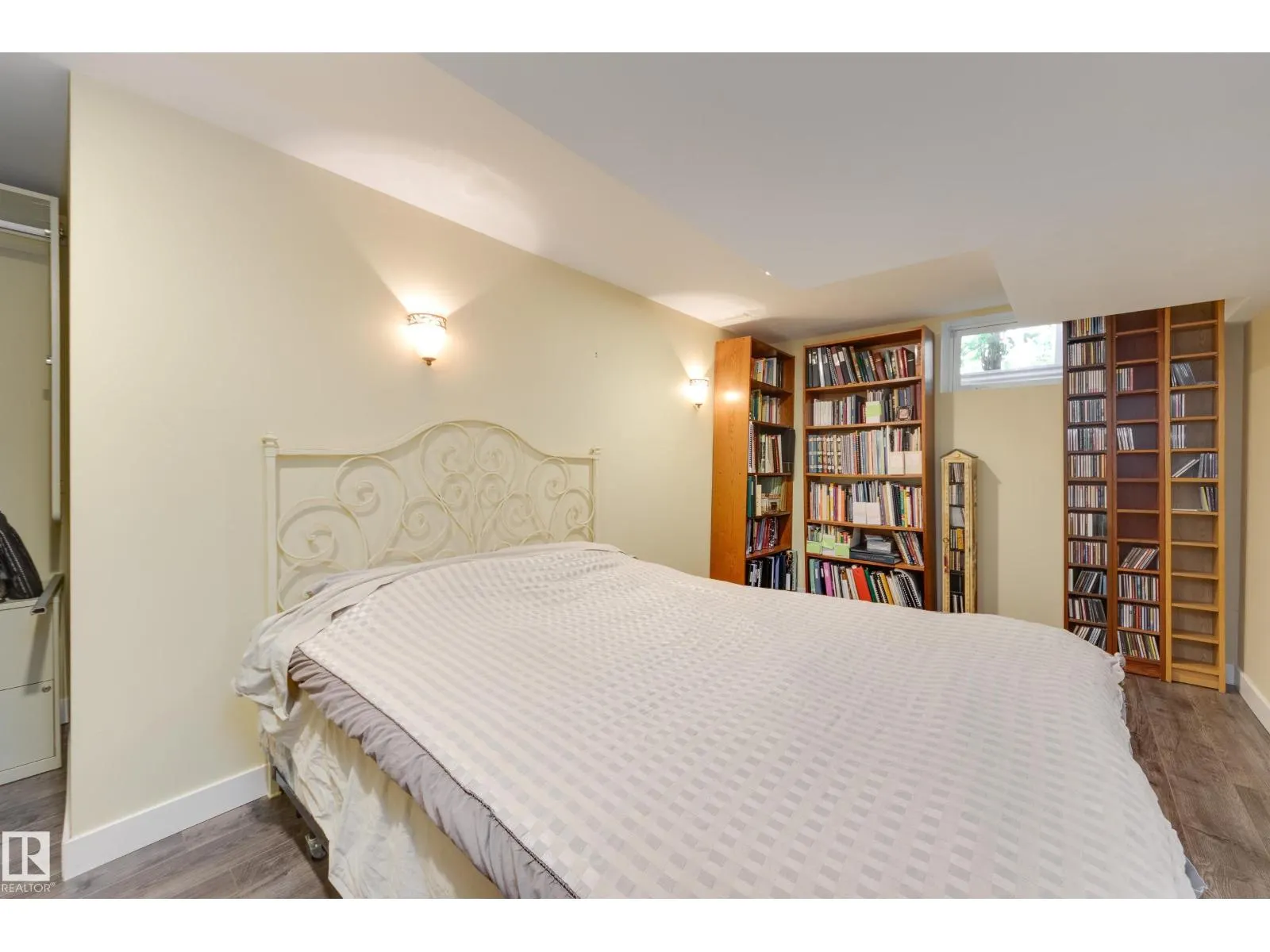 11210 60 ST NW